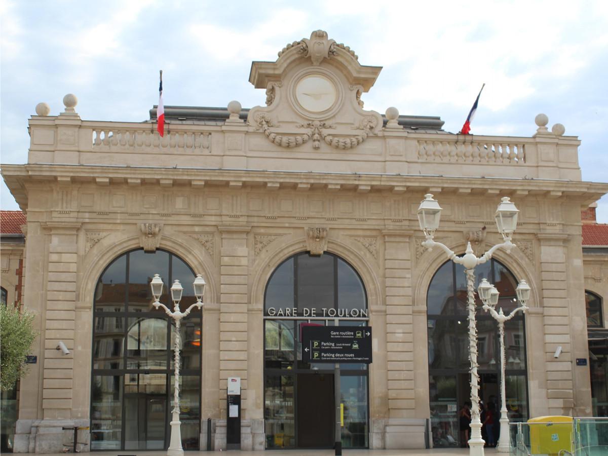 EXODUS VTC Toulon : Transfert vers et depuis la gare de Toulon
